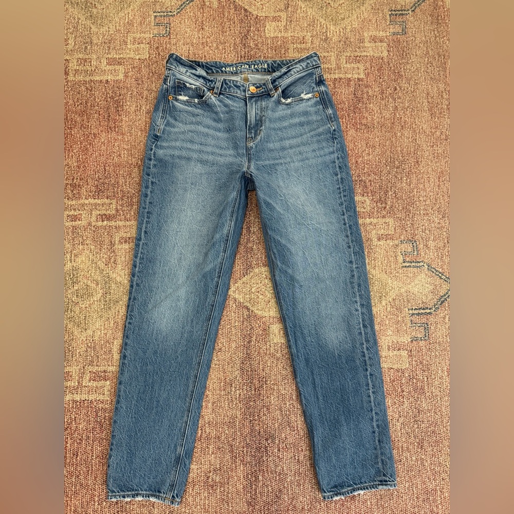 American eagle mom jean straight leg high rise size 4 medium wash